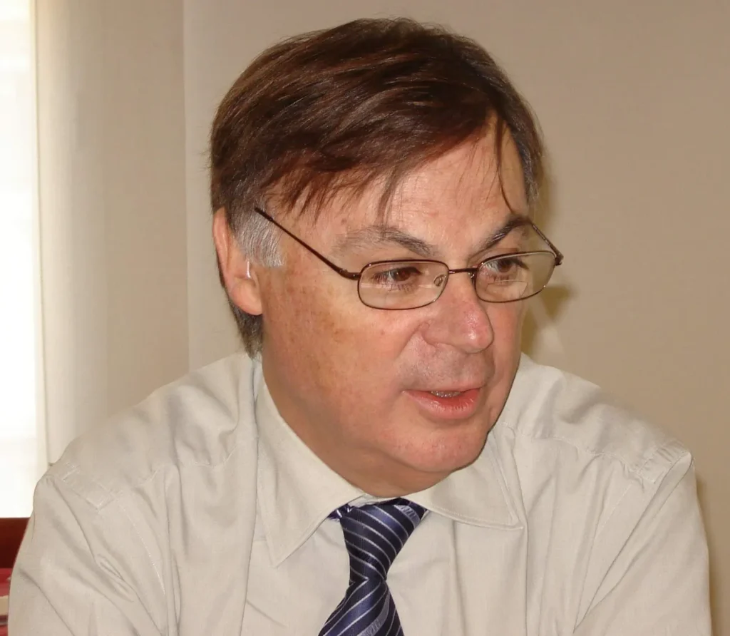 Fallece el profesor Carles Solà, exrector de la UAB
